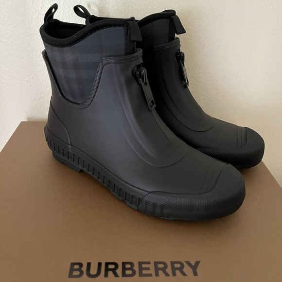 Burberry Women's Flinton Check Black/Charcoal Rain Booties - EU39/US9 - Picture 3 of 16